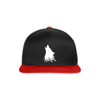 Snapback Cap "Wolf im Wald" - Schwarz/Rot